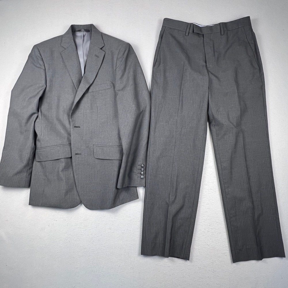 Haggar Suit Mens 32x32 Grey Pinstripe Tailored Fit 2 Button Professional Formal